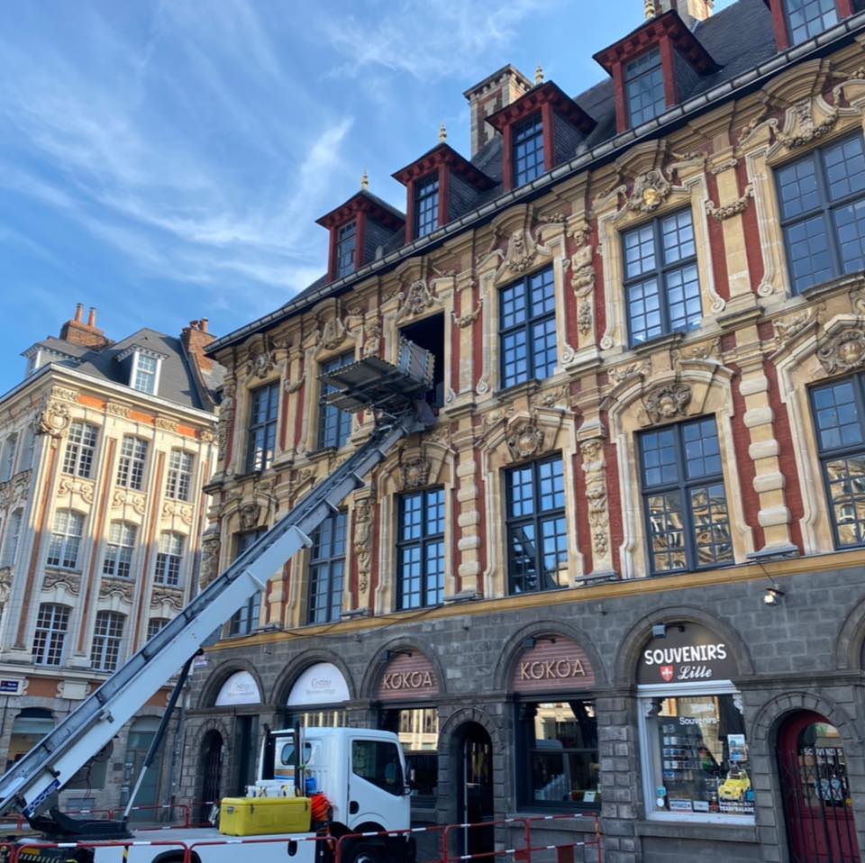 monte-meuble-lille-vieille-bourse