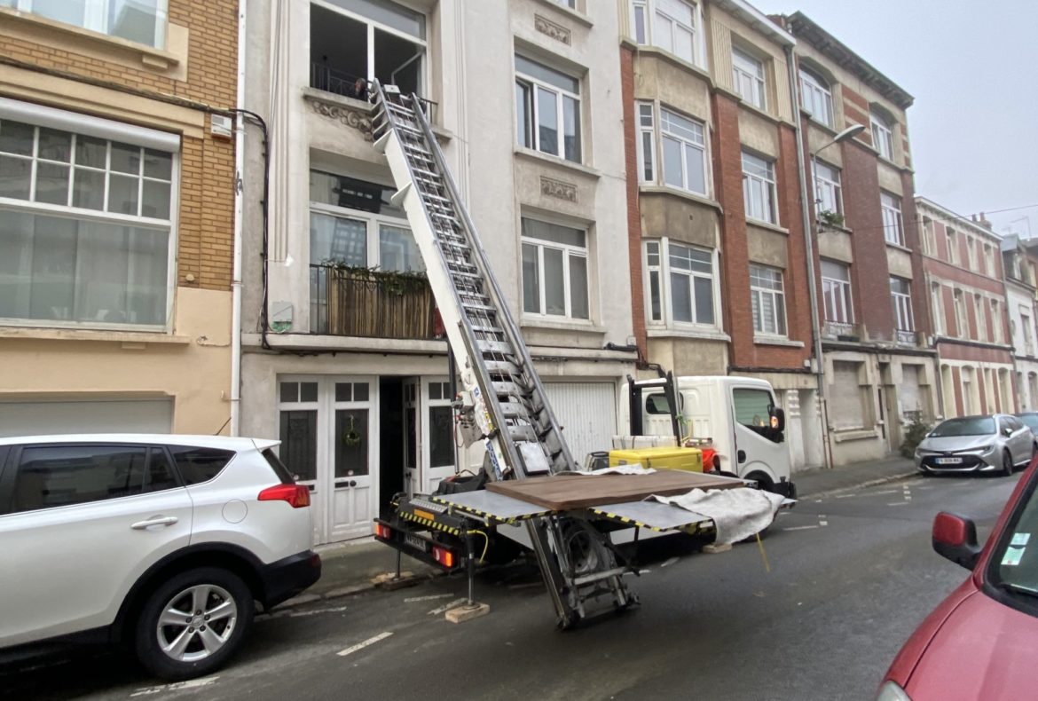 Monter un meuble,frigo par la fenêtre,balcon…. Lille et Belgique