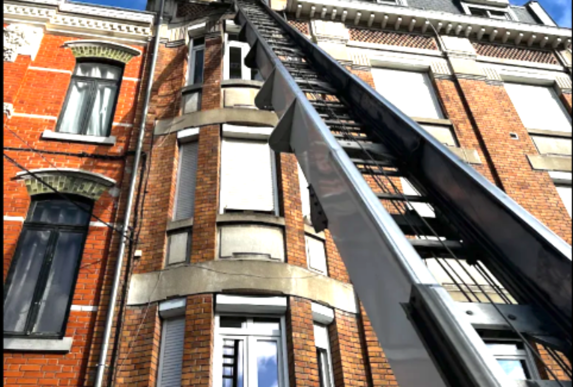 Monte meubles Lille rapide et avec Opérateur 7/7