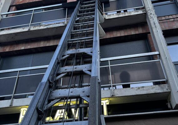 Location de monte-meubles à Lille : lift avec opérateur dans tous les quartiers